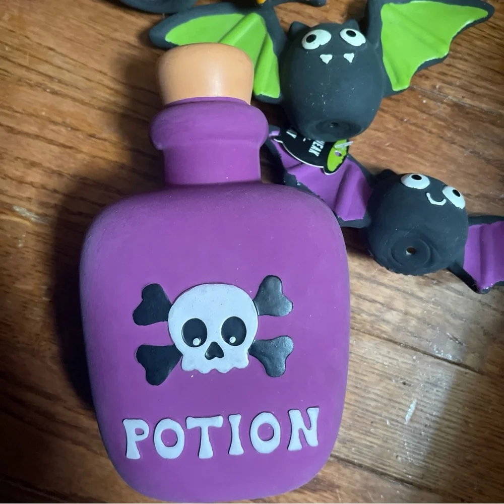 Fringe | Spooky Creatures Breaking Spells Squeaky Latex Dog Toy 6.5” and Bats